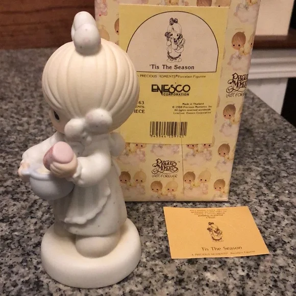 Precious Moments 1988 “TisbThe Season” porcelain figurine - Picture 5 of 7